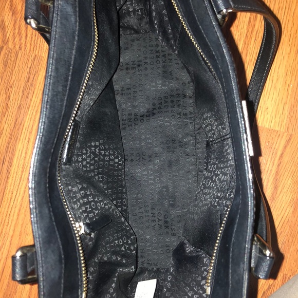 Black purse - Picture 3 of 7